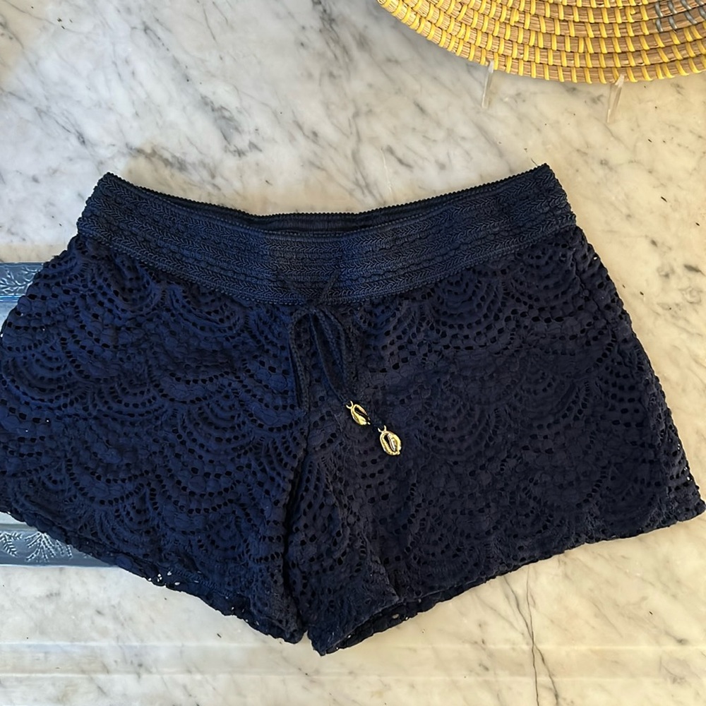 Lilly Pulitzer shorts navy crochet lace size small